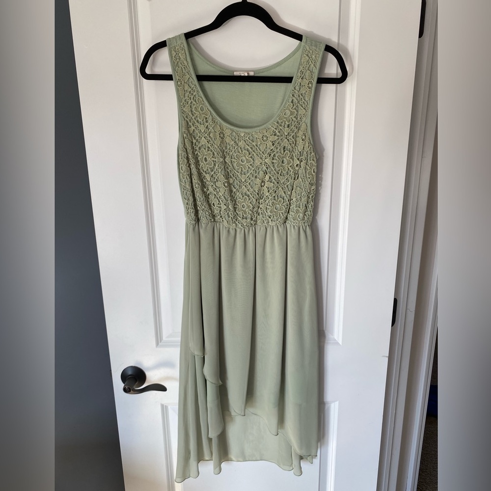 Pleione Light Sage Green Lace Dress - Medium EUC